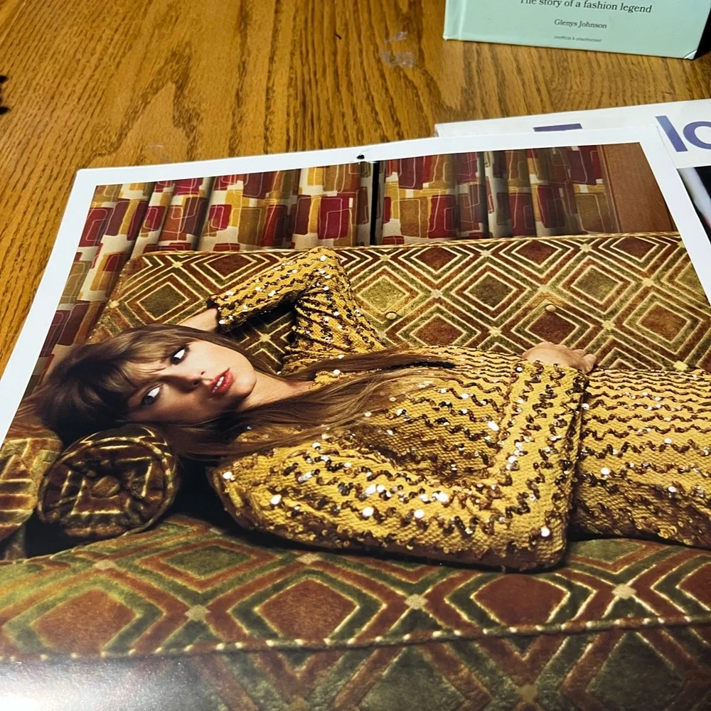 Taylor Swift 2025 Official 16-Month Calendar